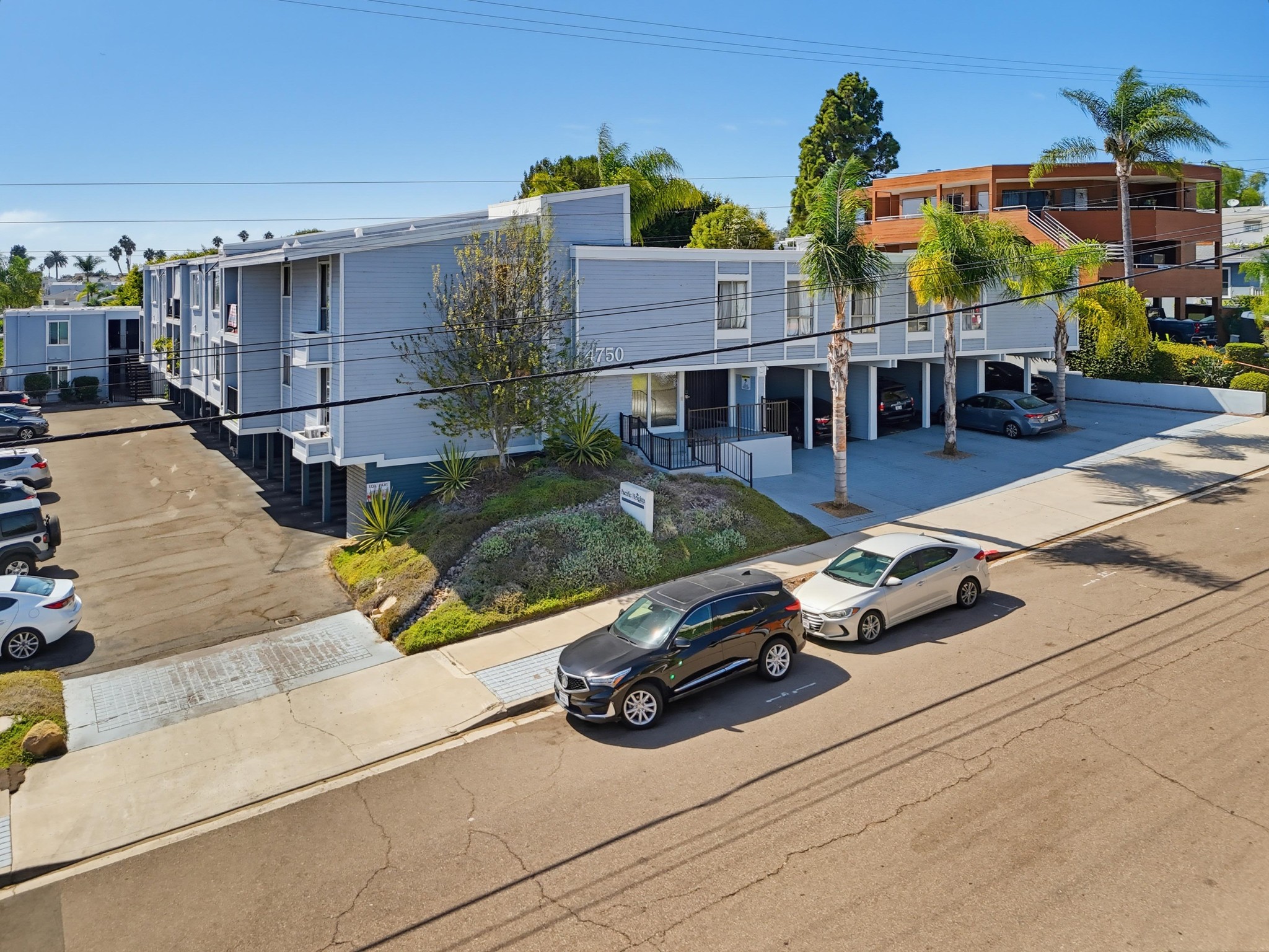 Virtual tour photo 55 of 81 for 4750 Noyes St Apt 218