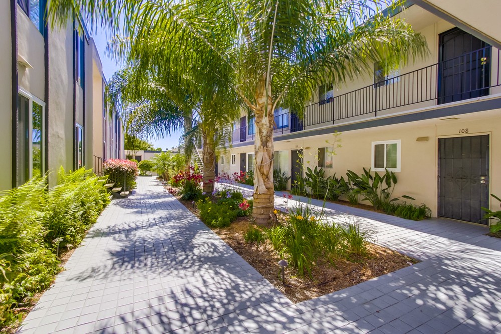 Virtual tour photo 5 of 27 for 4750 Noyes St