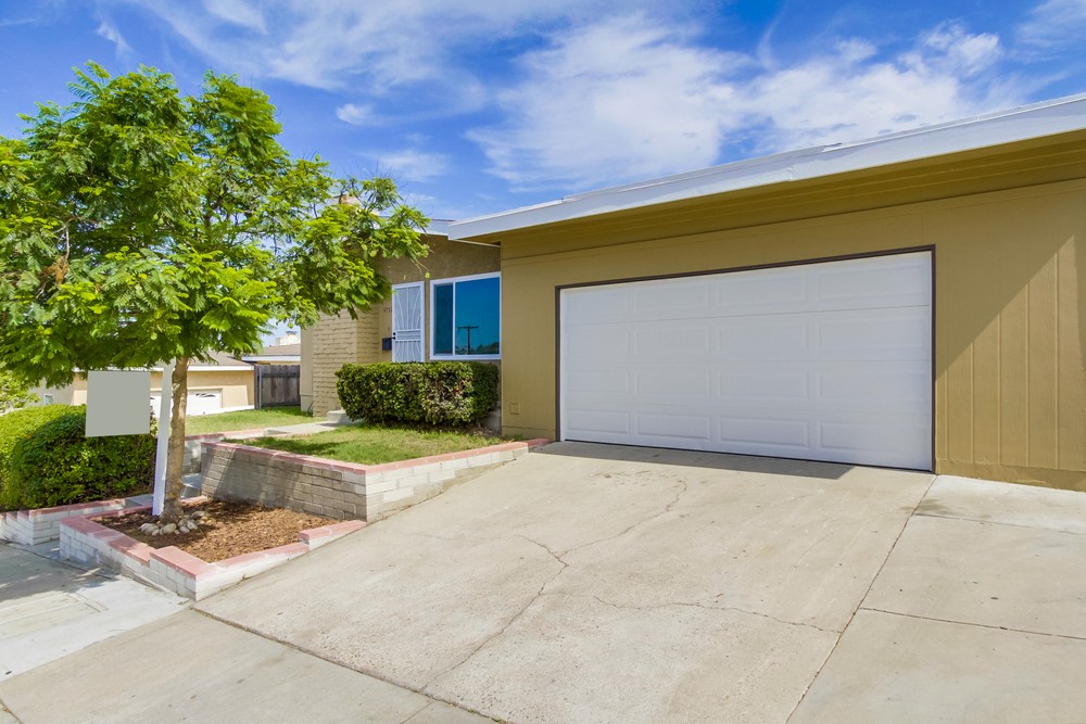 Virtual tour photo 4 of 43 for 4752 Twain Ave
