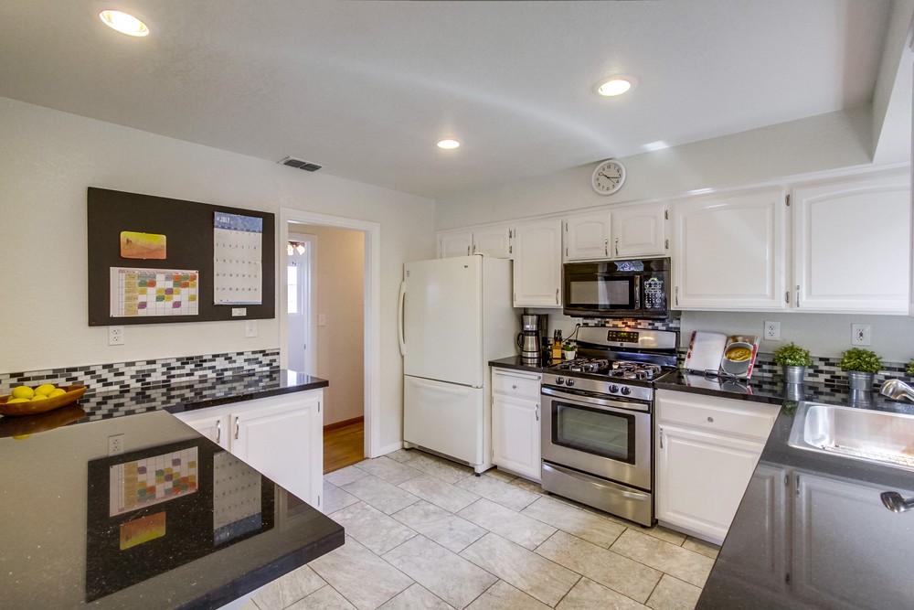 Virtual tour photo 13 of 43 for 4752 Twain Ave