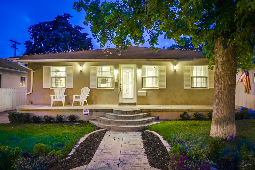 Virtual tour photo 5 of 52 for 4754 Aragon Dr
