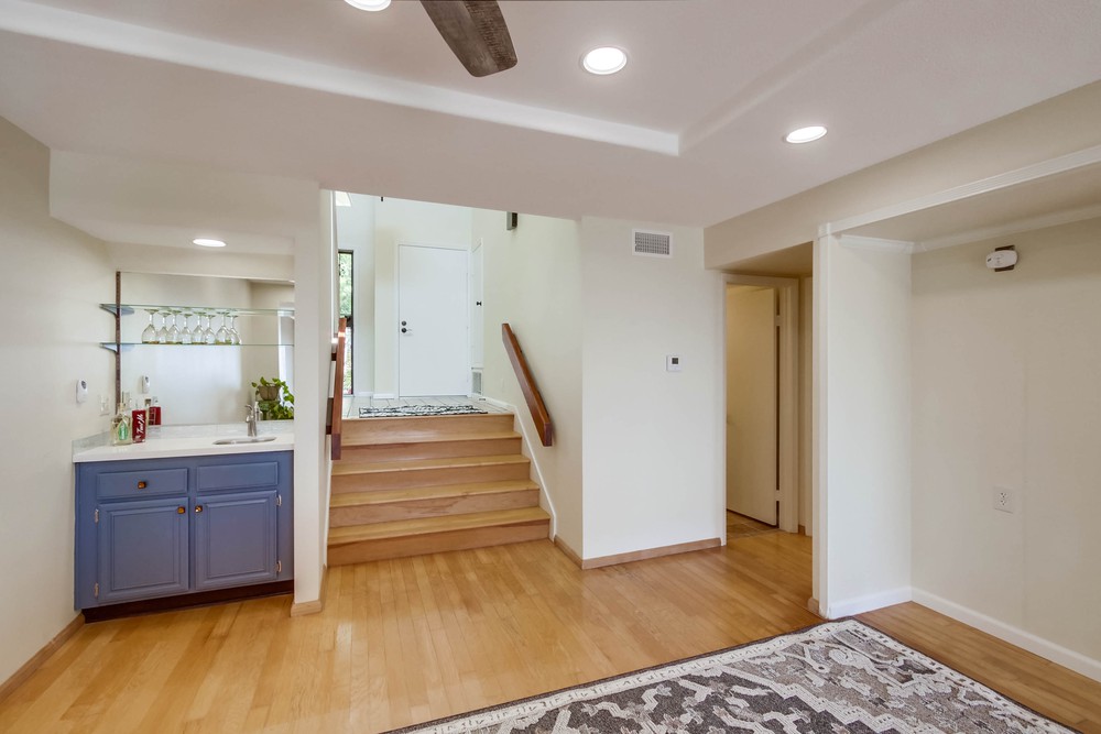 Virtual tour photo 9 of 52 for 4756 Valdina Way