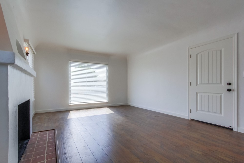 Virtual tour photo 7 of 37 for 4764 College Ave