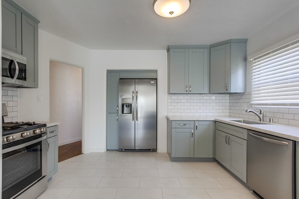 Virtual tour photo 10 of 37 for 4764 College Ave