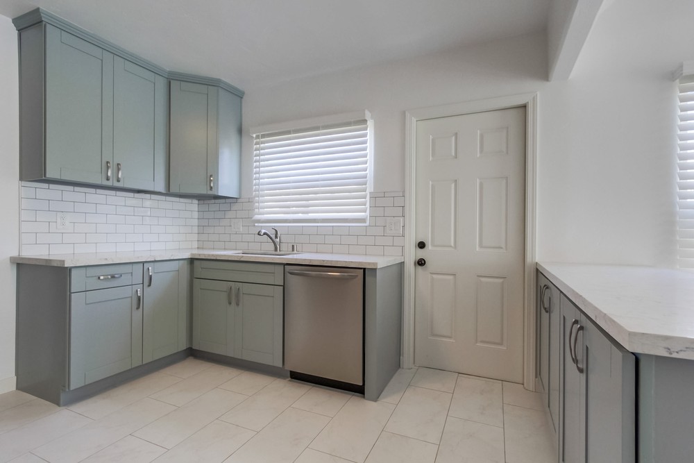 Virtual tour photo 11 of 37 for 4764 College Ave