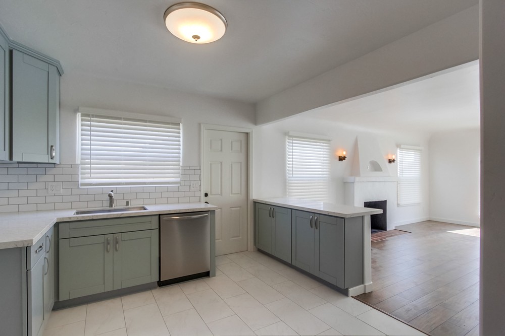 Virtual tour photo 13 of 37 for 4764 College Ave
