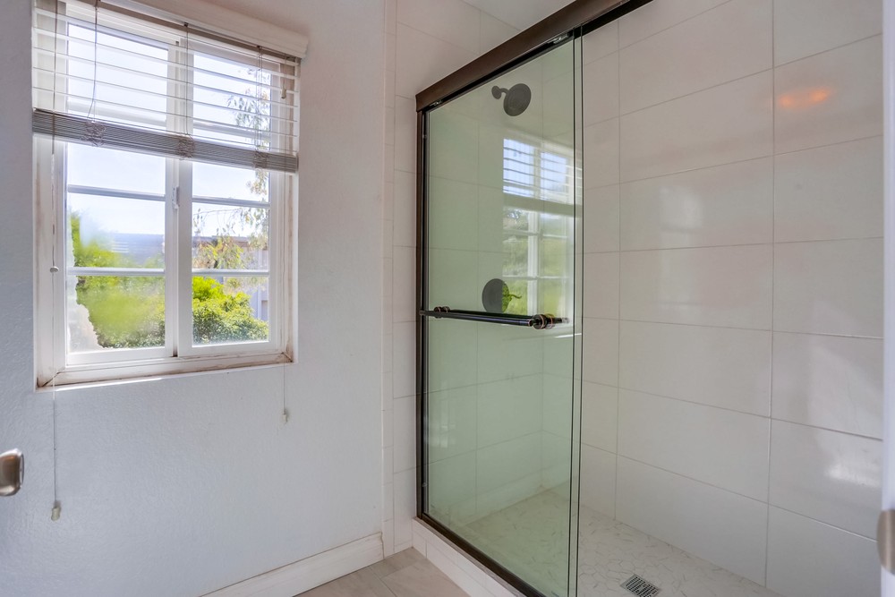 Virtual tour photo 24 of 40 for 4767 Ingulf St