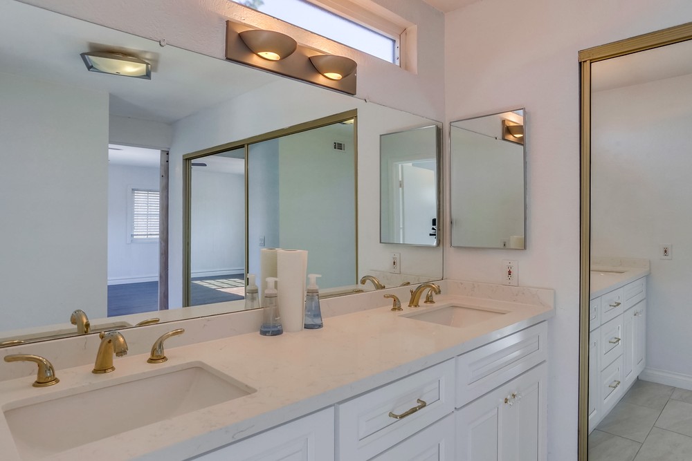 Virtual tour photo 25 of 40 for 4767 Ingulf St
