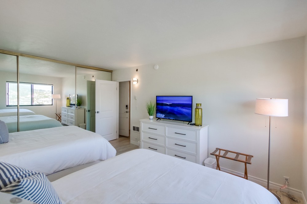 Virtual tour photo 28 of 43 for 4767 Ocean Blvd