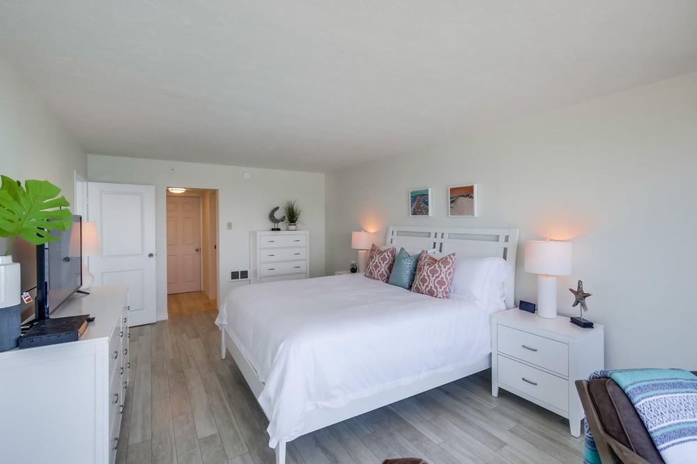 Virtual tour photo 33 of 43 for 4767 Ocean Blvd