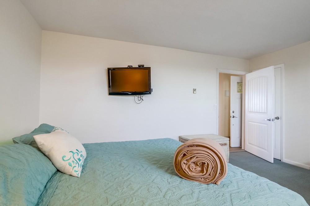 Virtual tour photo 26 of 45 for 4767 Ocean Blvd