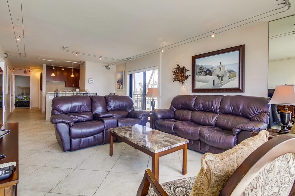 Virtual tour photo 15 of 40 for 4767 Ocean Blvd #201
