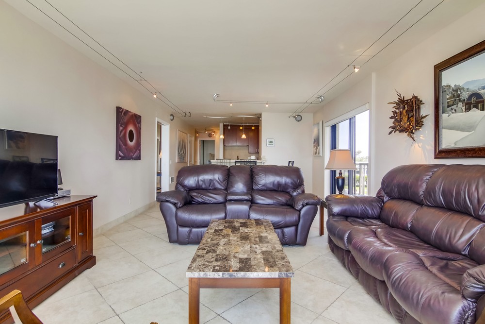 Virtual tour photo 16 of 40 for 4767 Ocean Blvd #201