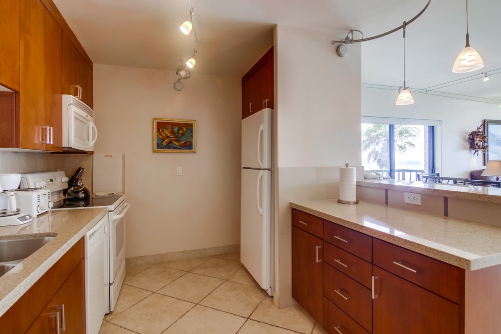 Virtual tour photo 21 of 40 for 4767 Ocean Blvd #201