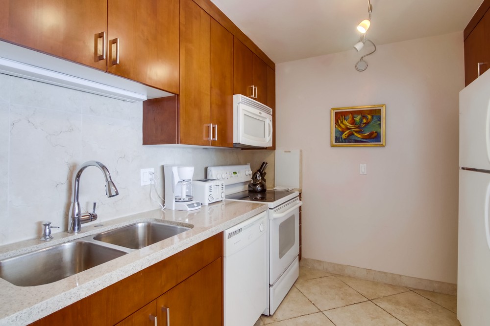 Virtual tour photo 22 of 40 for 4767 Ocean Blvd #201