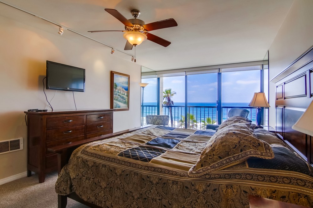 Virtual tour photo 25 of 40 for 4767 Ocean Blvd #201