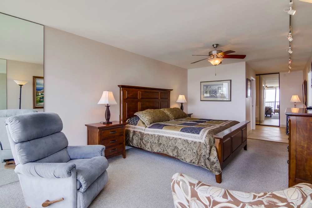 Virtual tour photo 26 of 40 for 4767 Ocean Blvd #201