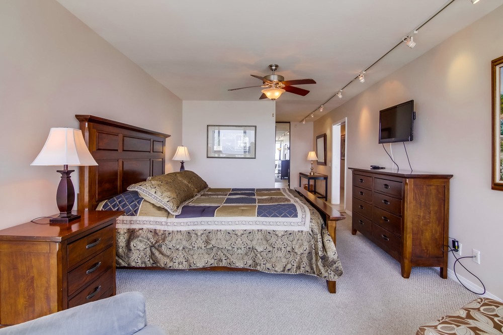 Virtual tour photo 27 of 40 for 4767 Ocean Blvd #201