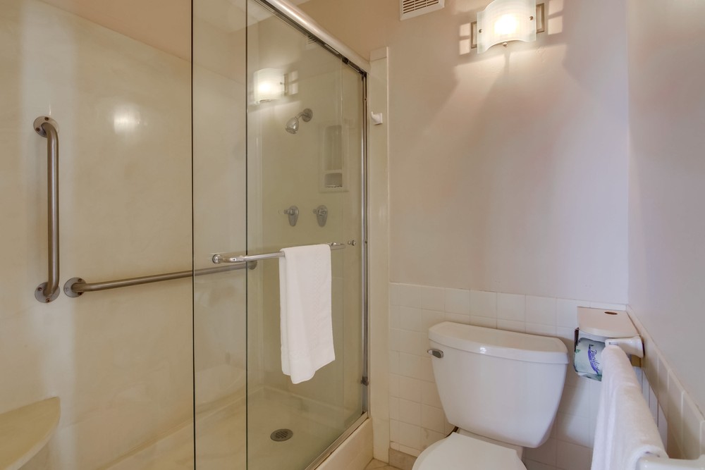 Virtual tour photo 29 of 40 for 4767 Ocean Blvd #201