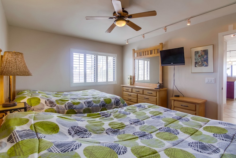 Virtual tour photo 32 of 40 for 4767 Ocean Blvd #201