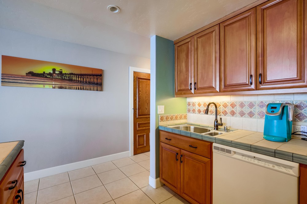 Virtual tour photo 15 of 35 for 4767 Ocean Blvd