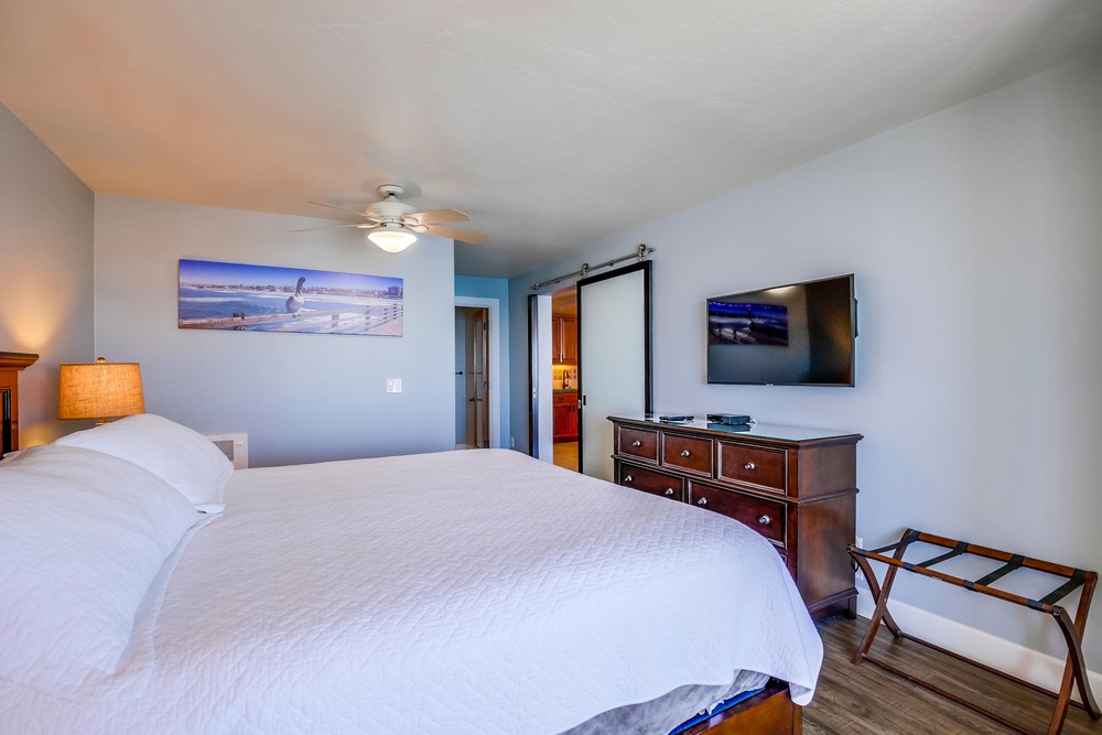 Virtual tour photo 24 of 35 for 4767 Ocean Blvd