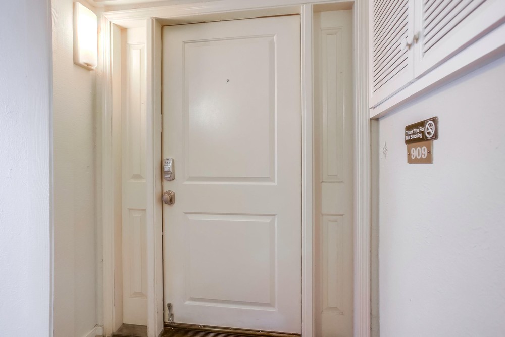 Virtual tour photo 8 of 51 for 4767 Ocean Blvd