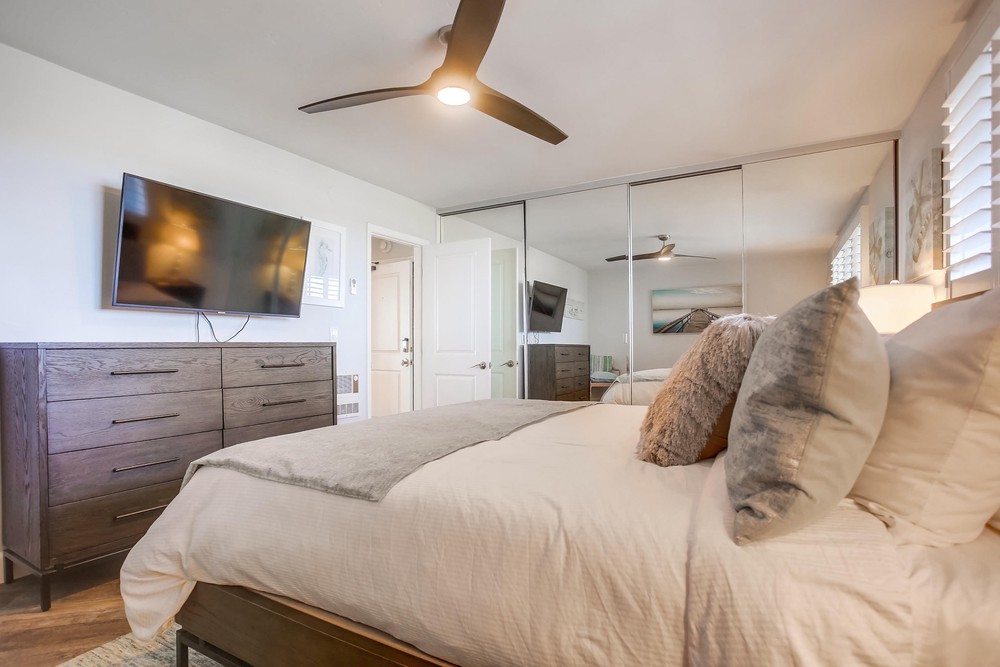 Virtual tour photo 33 of 51 for 4767 Ocean Blvd