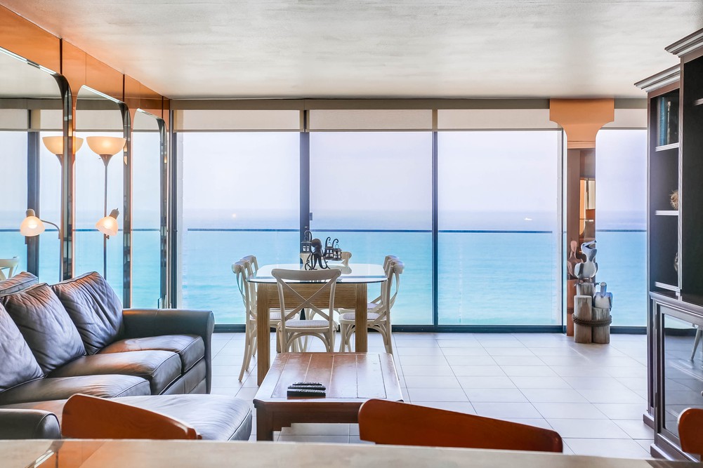 Virtual tour photo 12 of 40 for 4767 Ocean Blvd