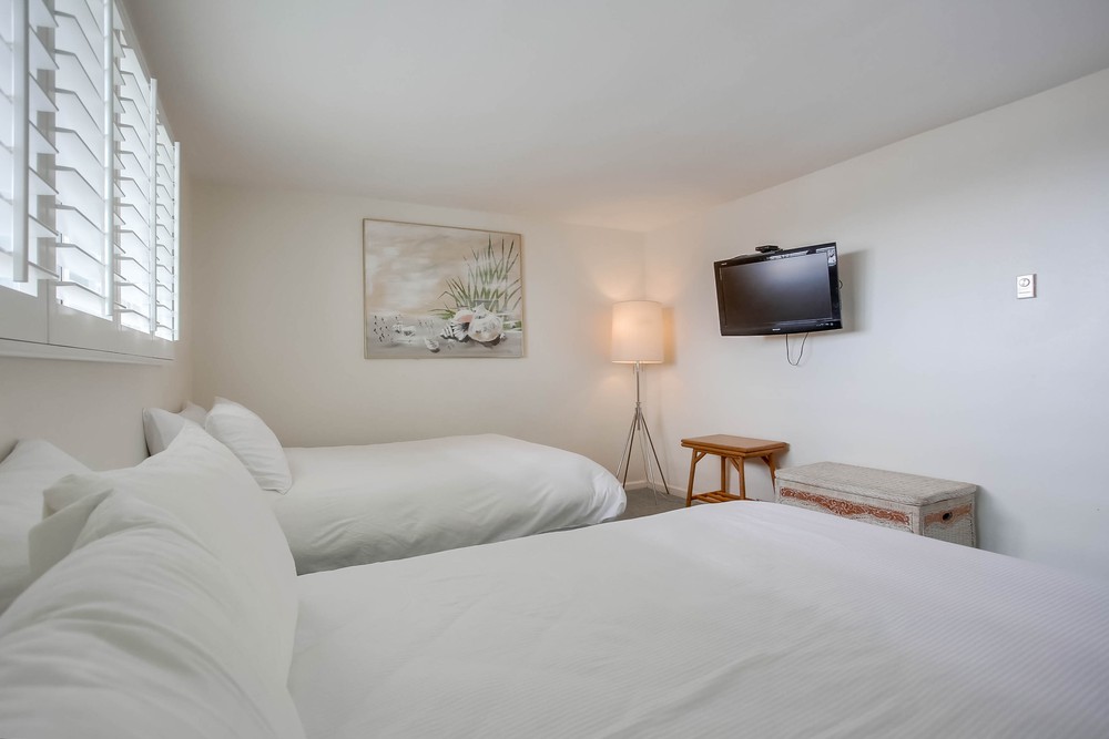 Virtual tour photo 32 of 40 for 4767 Ocean Blvd