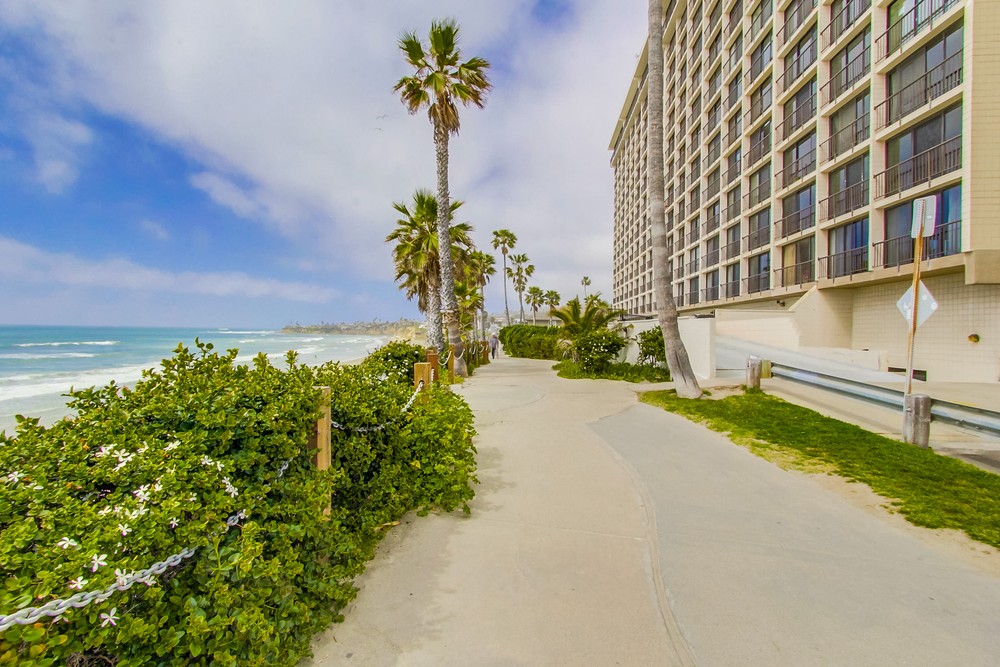 Virtual tour photo 26 of 34 for 4767 Ocean Blvd #804