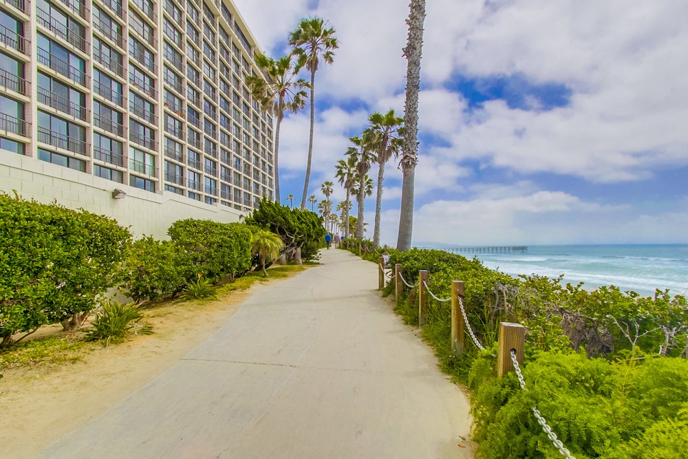 Virtual tour photo 27 of 34 for 4767 Ocean Blvd #804