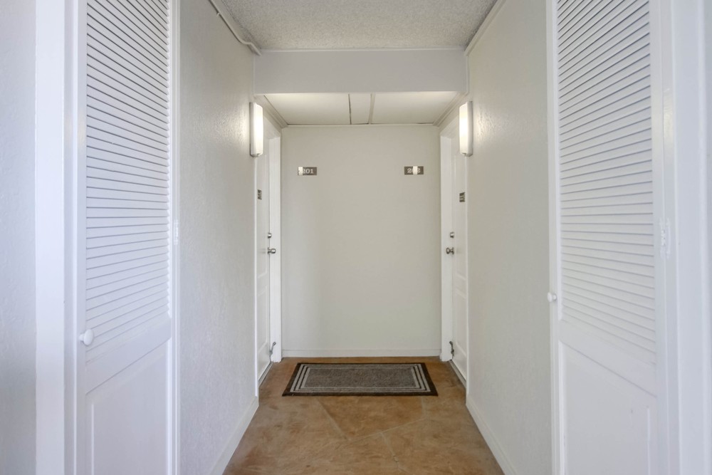 Virtual tour photo 9 of 43 for 4767 Ocean Blvd