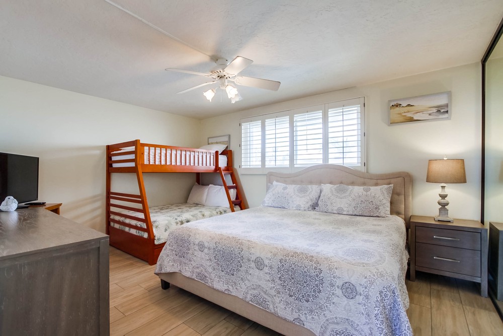 Virtual tour photo 35 of 43 for 4767 Ocean Blvd