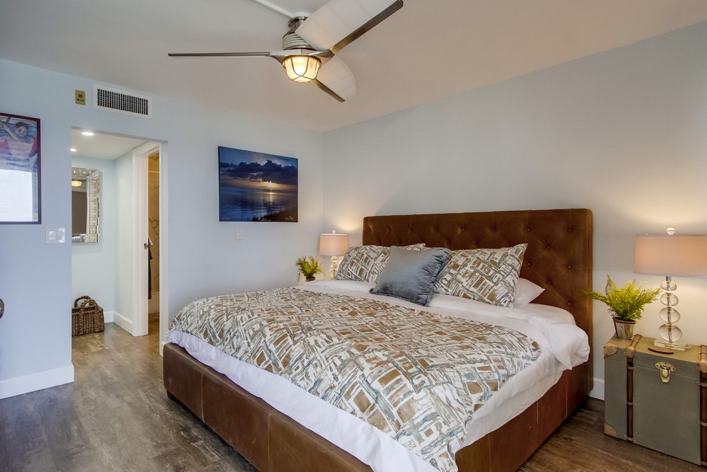 Virtual tour photo 24 of 45 for 4767 Ocean Blvd UNIT 1010