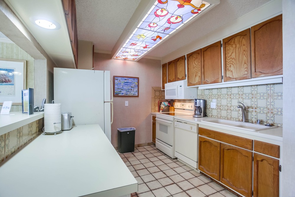 Virtual tour photo 14 of 27 for 4767 Ocean Blvd UNIT 102