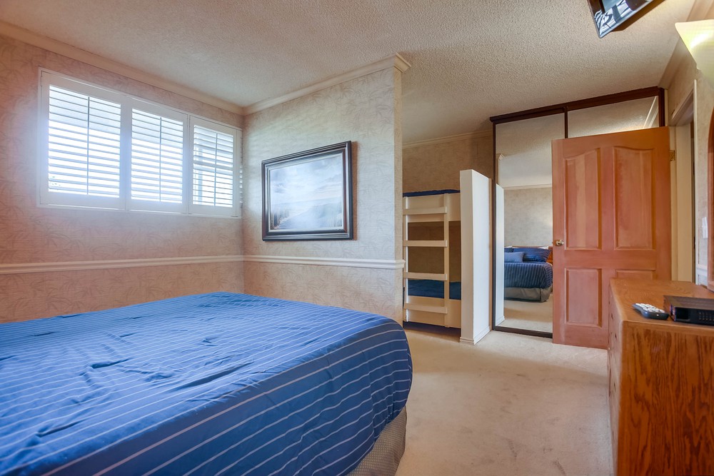 Virtual tour photo 20 of 27 for 4767 Ocean Blvd UNIT 102