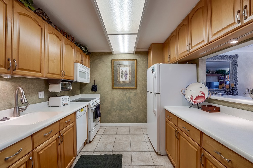 Virtual tour photo 10 of 75 for 4767 Ocean Blvd UNIT 303