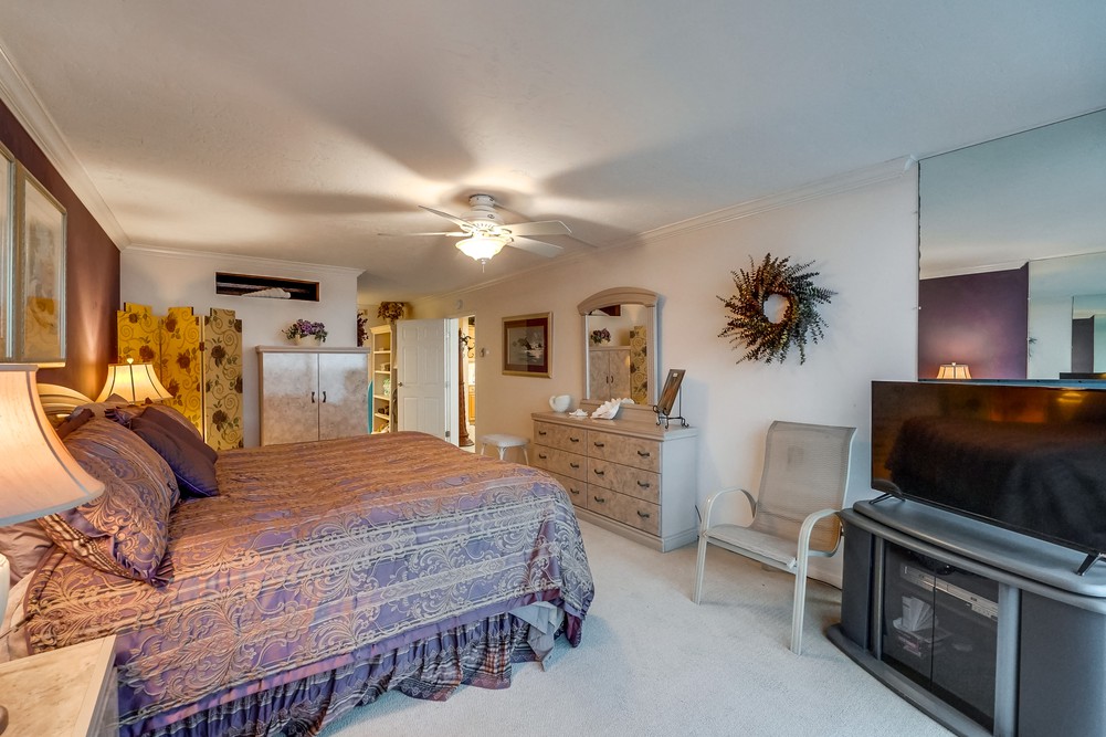 Virtual tour photo 37 of 75 for 4767 Ocean Blvd UNIT 303