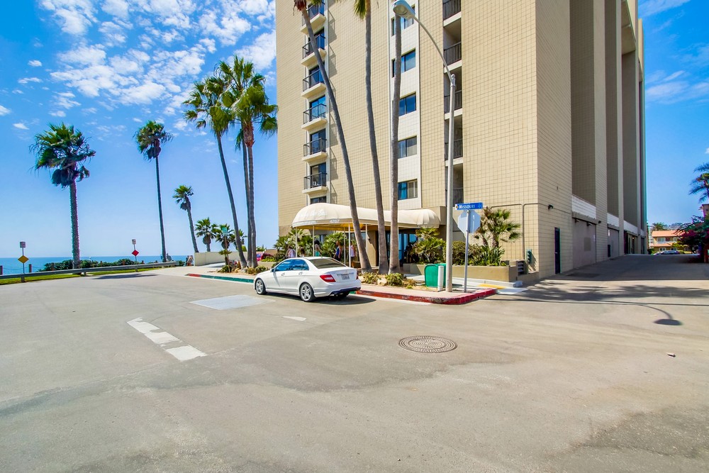 Virtual tour photo 5 of 61 for 4767 Ocean Blvd Unit #412