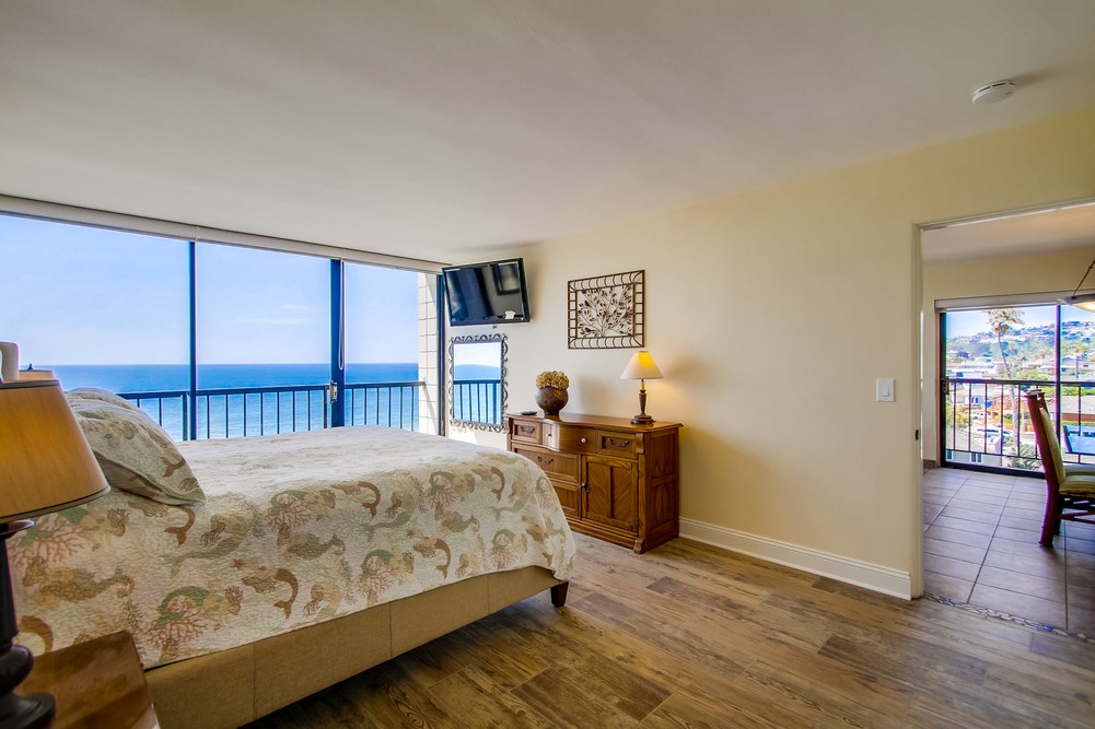 Virtual tour photo 33 of 61 for 4767 Ocean Blvd Unit #412