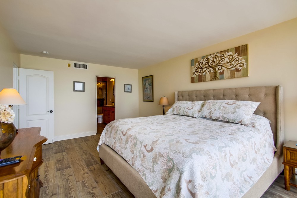 Virtual tour photo 35 of 61 for 4767 Ocean Blvd Unit #412