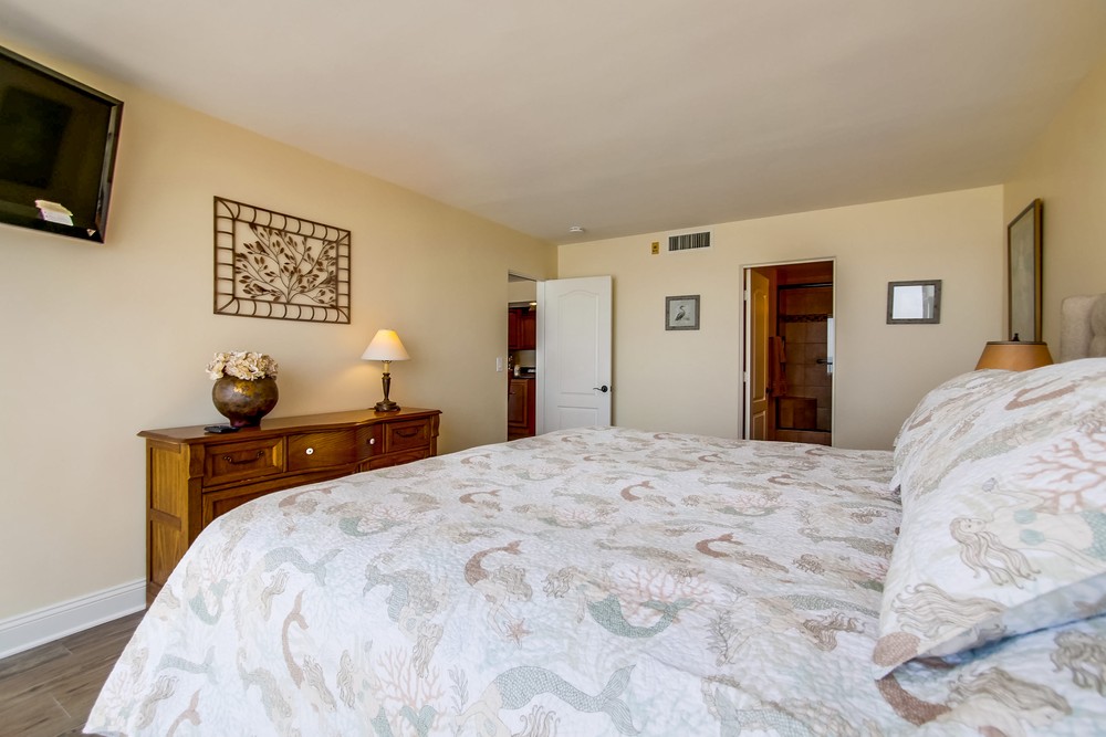 Virtual tour photo 36 of 61 for 4767 Ocean Blvd Unit #412