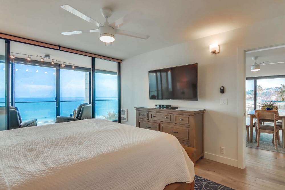 Virtual tour photo 34 of 56 for 4767 Ocean Blvd UNIT 512