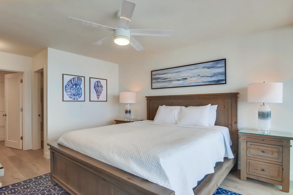 Virtual tour photo 35 of 56 for 4767 Ocean Blvd UNIT 512