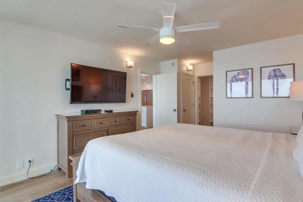 Virtual tour photo 36 of 56 for 4767 Ocean Blvd UNIT 512
