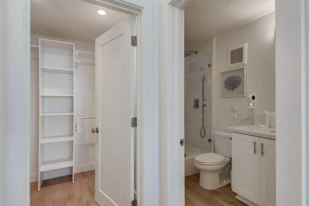 Virtual tour photo 37 of 56 for 4767 Ocean Blvd UNIT 512