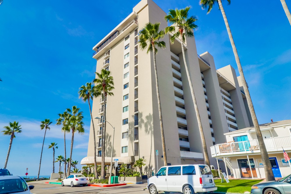 Virtual tour photo 1 of 43 for 4767 Ocean Blvd UNIT 909