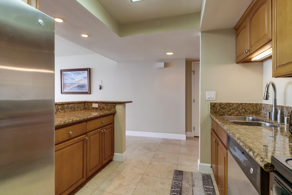 Virtual tour photo 19 of 43 for 4767 Ocean Blvd UNIT 909