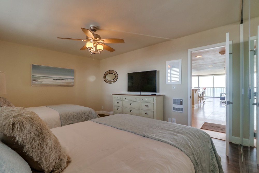 Virtual tour photo 21 of 43 for 4767 Ocean Blvd UNIT 909